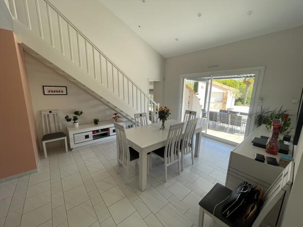 Poitiers (86000) MIGNE-AUXANCES Maison Contemporaine 5 Chambres avec Piscine et Grand Jardin arboré !