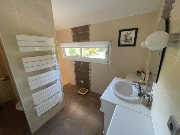 Poitiers (86000) MIGNE-AUXANCES Maison Contemporaine 5 Chambres avec Piscine et Grand Jardin arboré !