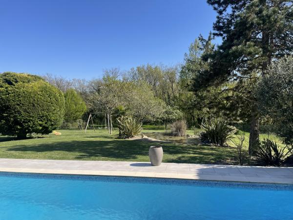 Poitiers (86000) MIGNE-AUXANCES Maison Contemporaine 5 Chambres avec Piscine et Grand Jardin arboré !