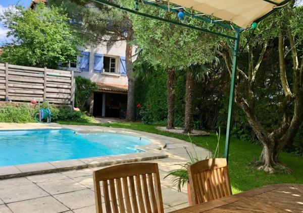 MAISON FAMILIALE DE CHARME 145 m² AVEC PISCINE