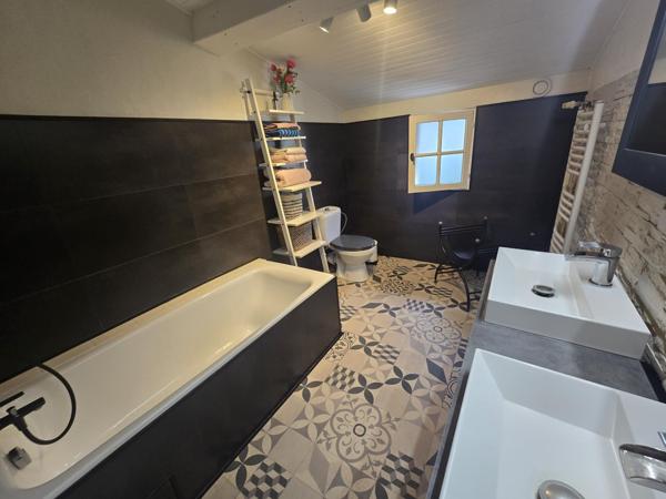 MAISON FAMILIALE DE CHARME 145 m² AVEC PISCINE