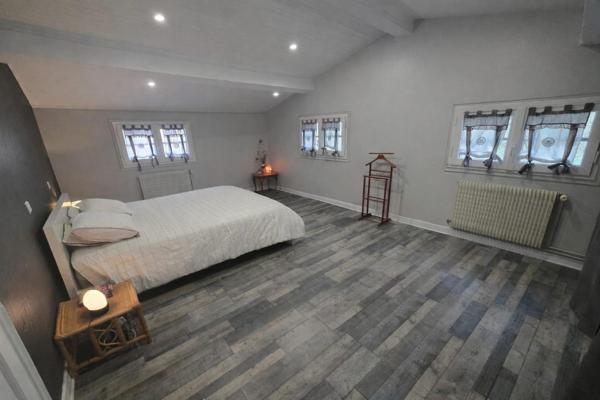 MAISON FAMILIALE DE CHARME 145 m² AVEC PISCINE