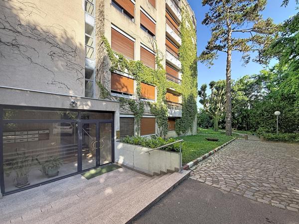 Appartement
         1 pièce
        - 12 m² 69 000 € *