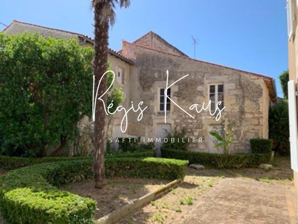 Maison bourgeoise entièrement rénovée hyper centre de Luçon