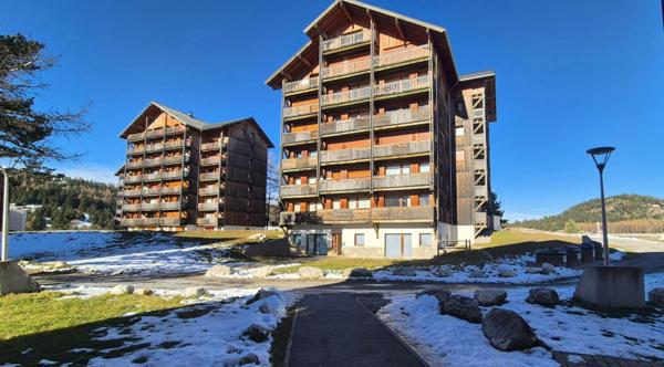 T2 CABINE + CASIER A SKIS + CAVE