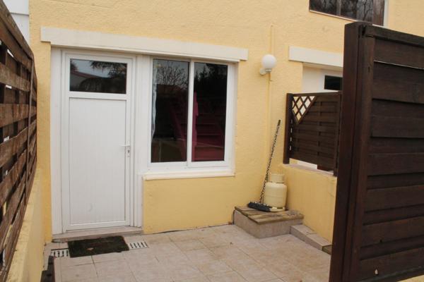 SECTEUR LA ROCHE SUR YON APPARTEMENT VERSION DUPLEX 50M² AVEC COURETTE PRIVEE ET PARKING