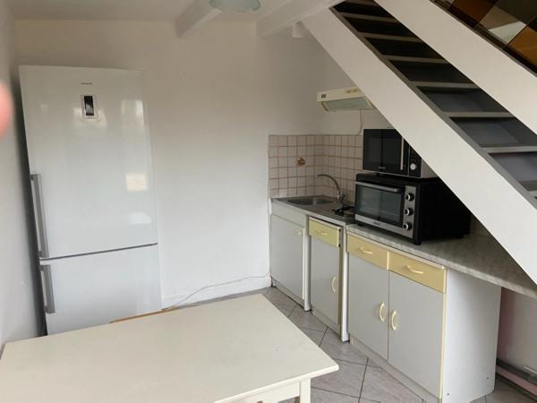 SECTEUR LA ROCHE SUR YON APPARTEMENT VERSION DUPLEX 50M² AVEC COURETTE PRIVEE ET PARKING