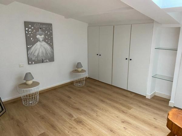 SECTEUR LA ROCHE SUR YON APPARTEMENT VERSION DUPLEX 50M² AVEC COURETTE PRIVEE ET PARKING
