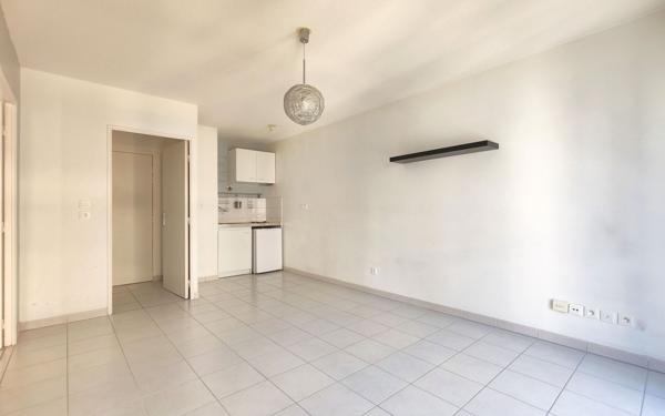 Appartement à vendre    2 pièces • 41,42 m2 Lyon 3