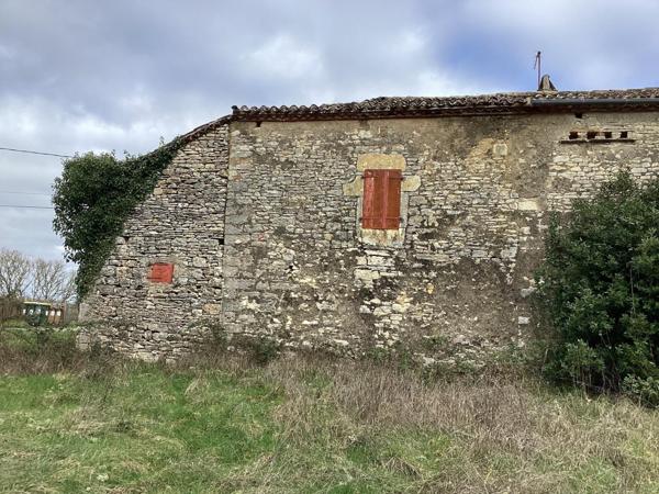 MAISON A RESTAURER SUR TERRAIN CONSTRUCTIBLE