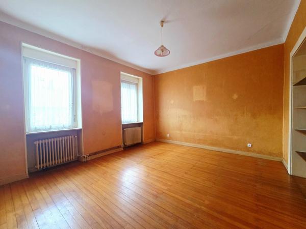 Exclusivité — Maison familiale de 220 m2 environ avec jardin