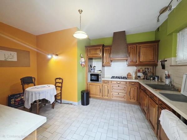 Exclusivité — Maison familiale de 220 m2 environ avec jardin