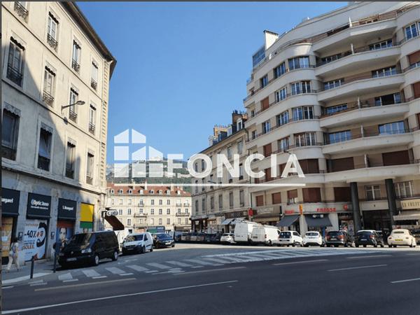 Location Appartement 5 pièces 121.72 m² - 12 RUE LESDIGUERES Grenoble 38000