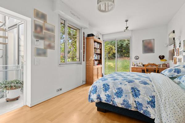 Maison Saint Germain En Laye 7 pièces 185 m2 €1 352 000 ** - Référence 18120