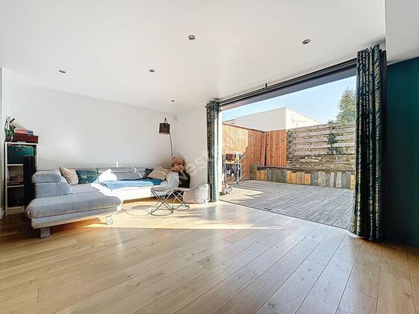 Maison recente a vendre a LA VARENNE - 3 chambres, garage, terrasse et jardinet.