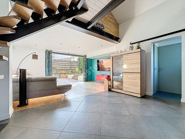 Maison recente a vendre a LA VARENNE - 3 chambres, garage, terrasse et jardinet.