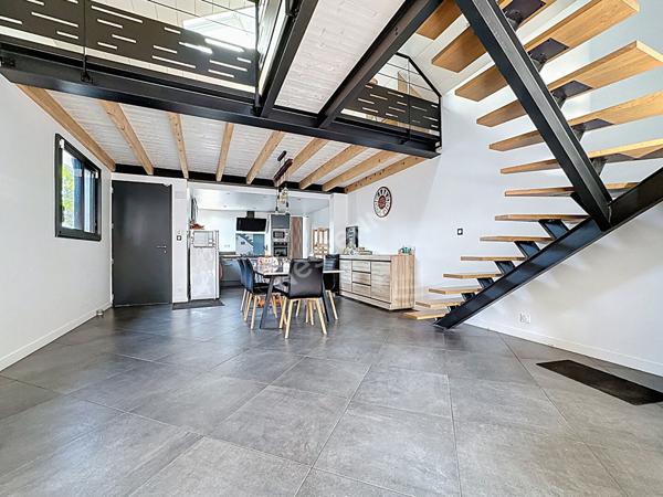 Maison recente a vendre a LA VARENNE - 3 chambres, garage, terrasse et jardinet.