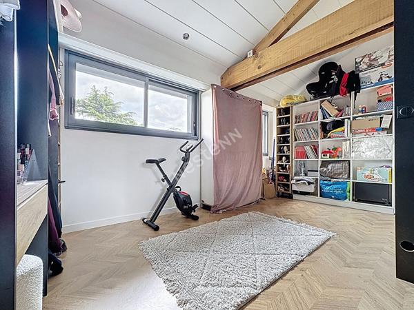 Maison recente a vendre a LA VARENNE - 3 chambres, garage, terrasse et jardinet.