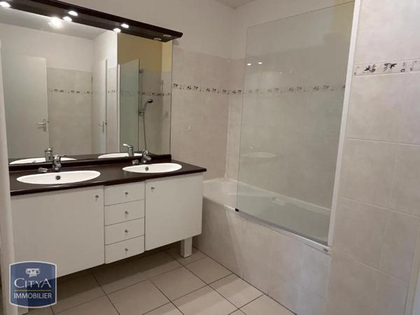 Appartement à louer 3 pièces 62.79m² Miniac-Morvan (35540)