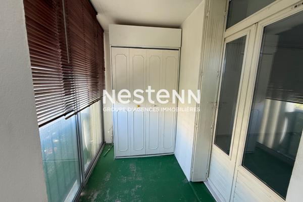 VENISSIEUX - APPARTEMENT - T4 - 74M² - BALCON - RANGEMENTS - COMMERCES - ECOLES - COLLEGES - TRAMWAY - BUS - GARE - COMPLEXES SPORTIFS - PROCHE AXES ROUTIERS - RESIDENCE SECURISEE - VUE DEGAGEE - PROXIMITE ECOLES COLLEGES - BUS