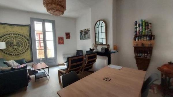 Immeuble de rapport - 3 appartements et un local commercial