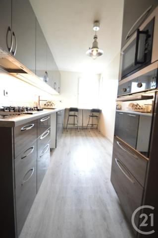 Appartement F3 à vendre  3 pièces - 65 m2 ST DENIS - 93