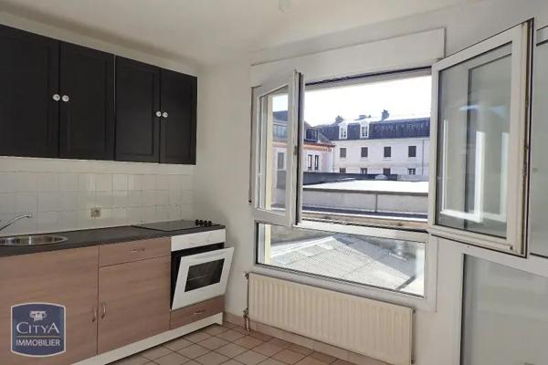 Appartement à louer 3 pièces 66.25m² Chambéry (73000)