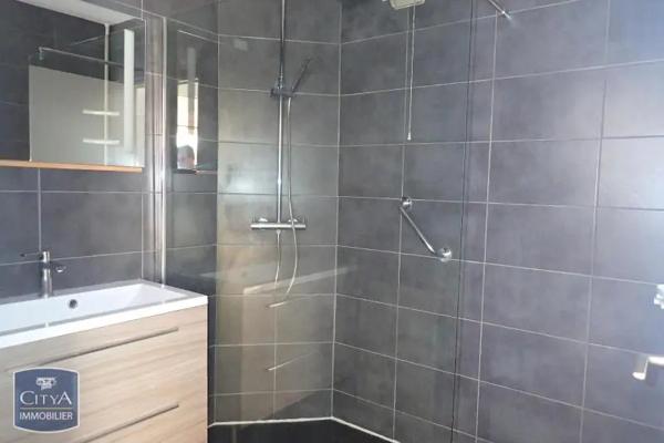 Appartement à louer 3 pièces 66.25m² Chambéry (73000)
