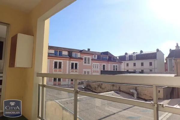 Appartement à louer 3 pièces 66.25m² Chambéry (73000)