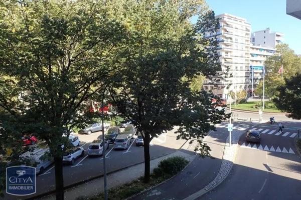 Appartement à louer 3 pièces 66.25m² Chambéry (73000)
