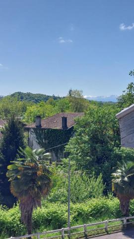 Bien chaleureux et de caractère proche gare