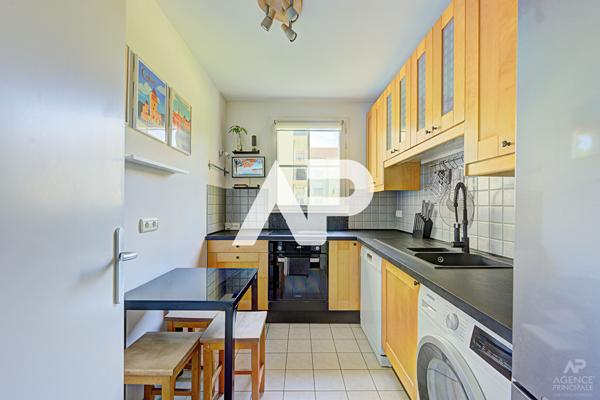 Appartement Rueil Malmaison 3 pièce(s) 82.49 m2 485 000 € **  - Référence  19883