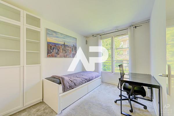 Appartement Rueil Malmaison 3 pièce(s) 82.49 m2 485 000 € **  - Référence  19883