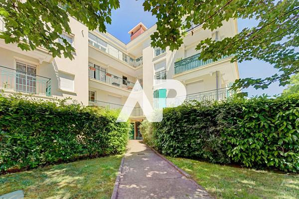 Appartement Rueil Malmaison 3 pièce(s) 82.49 m2 485 000 € **  - Référence  19883