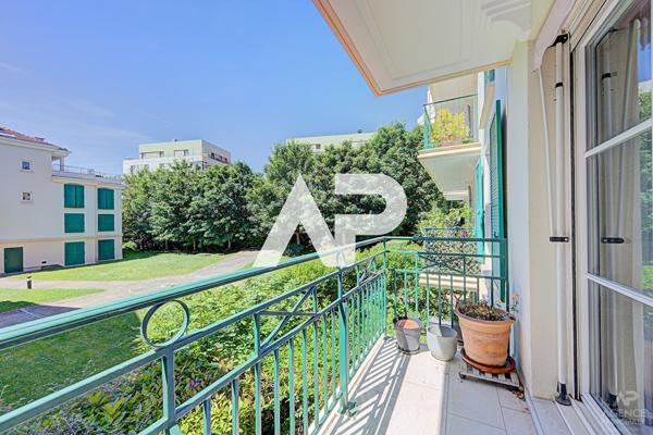 Appartement Rueil Malmaison 3 pièce(s) 82.49 m2 485 000 € **  - Référence  19883