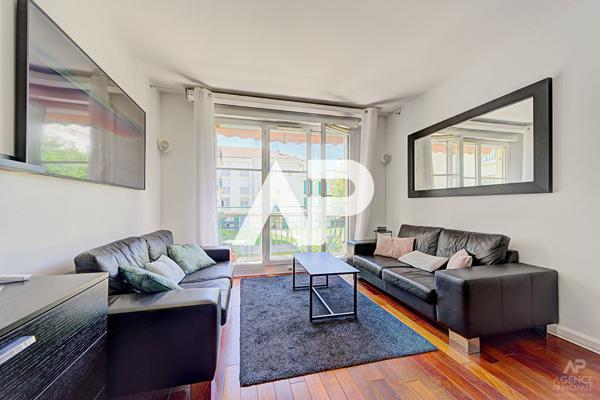 Appartement Rueil Malmaison 3 pièce(s) 82.49 m2 485 000 € **  - Référence  19883