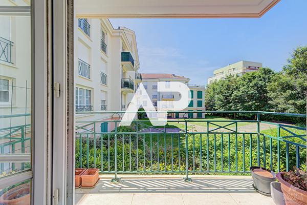 Appartement Rueil Malmaison 3 pièce(s) 82.49 m2 485 000 € **  - Référence  19883
