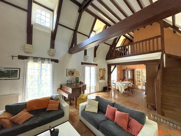 Maison familiale proche de la gare et des commerces