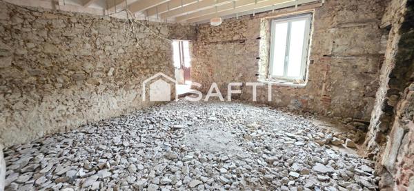 Maison 131 m² + Grange Vendéenne 400m², 4200m² de terrain.