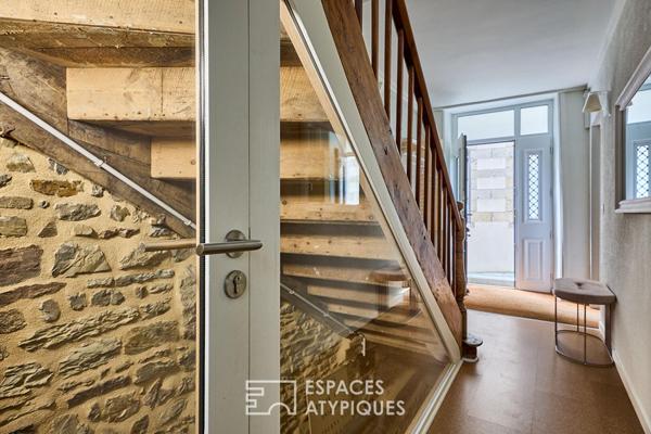 Immeuble en pierre rénové en trois logements