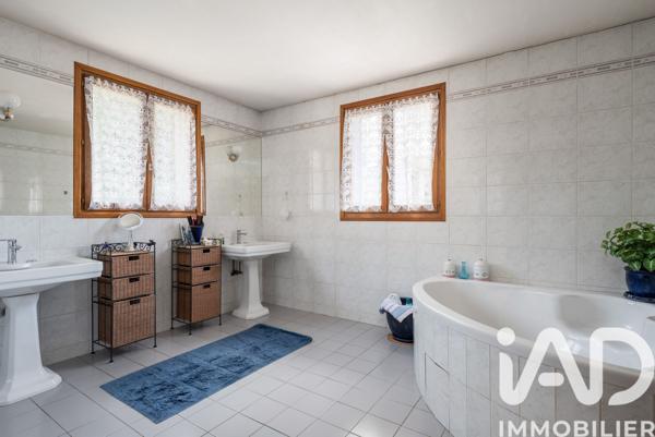 Maison à vendre 5 pièces 165 m² Grenoble