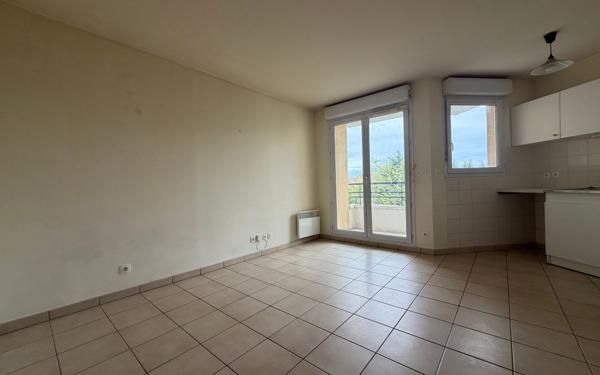 Appartement à louer    1 pièce • 25,02 m2 Noisy-le-Grand
