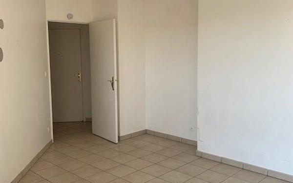 Appartement à louer    1 pièce • 25,02 m2 Noisy-le-Grand