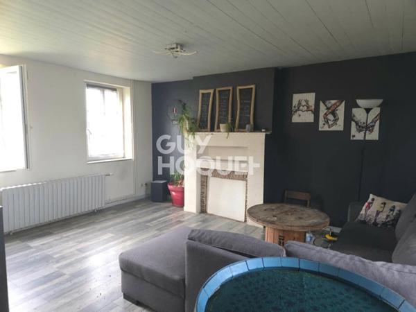 Proche L'AIGLE - Maison de Pays avec dépendances à 150 m de la 1ère habitation.