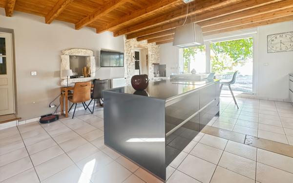 Maison à vendre    5 pièces • 250 m2 Livron-sur-Drôme