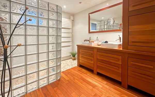 Maison à vendre    5 pièces • 250 m2 Livron-sur-Drôme