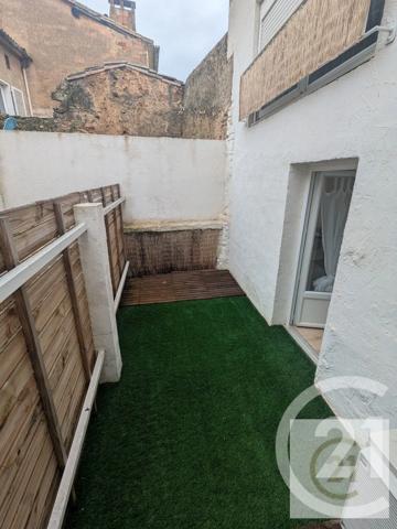 Immeuble à vendre  82 m 2   LASBORDES  - 11