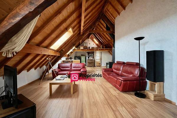 Maison de caractère en pierre 6 pièces de 300 m2 sur terrain 344 m2