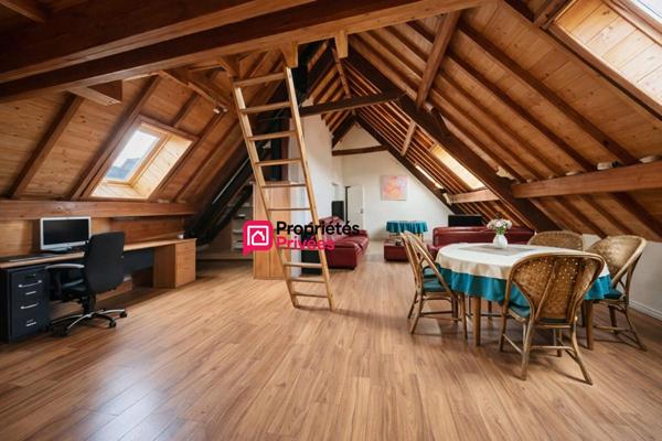 Maison de caractère en pierre 6 pièces de 300 m2 sur terrain 344 m2