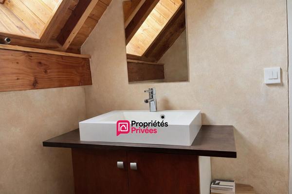 Maison de caractère en pierre 6 pièces de 300 m2 sur terrain 344 m2